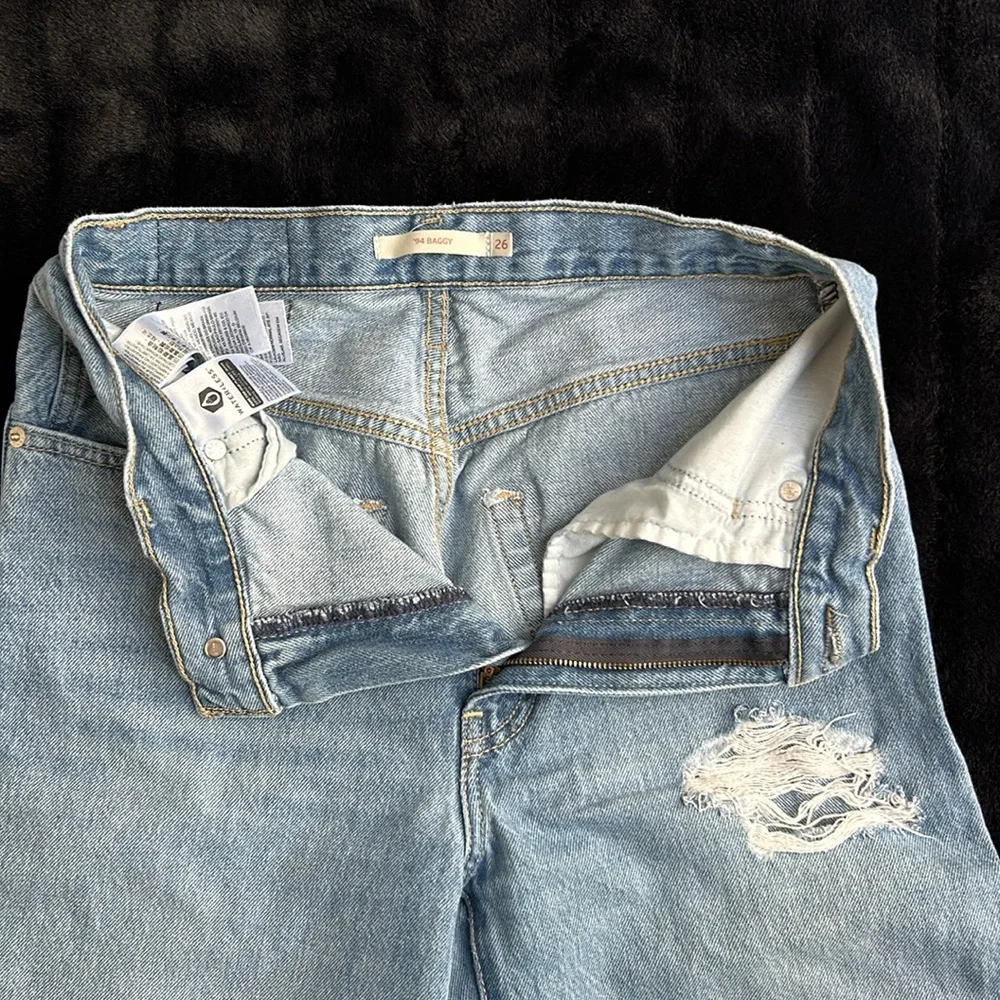 Levi size 26, ‘94 Baggy straight leg light wash jean pant - Picture 5 of 8